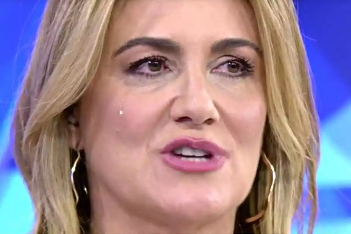 Carlota Corredera con lágrimas