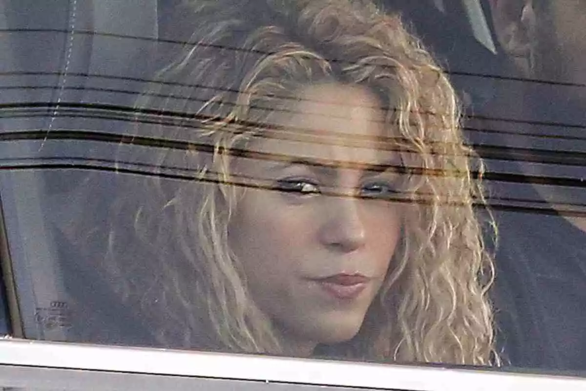 Imagen de Shakira triste.